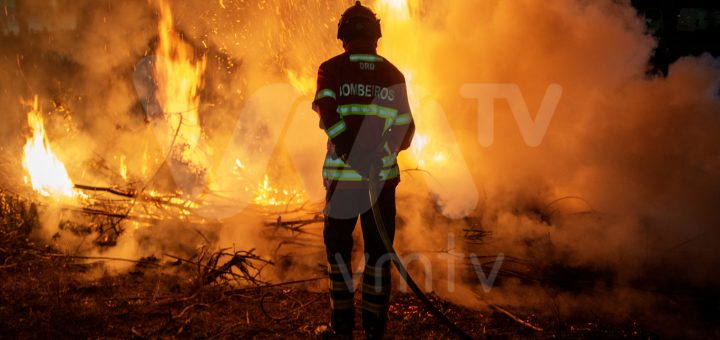 Incendio bombeiros fogo